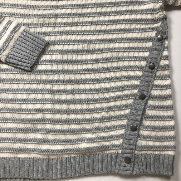 CASLON (Nordstrom) Gray & Cream Side Snap Pullover - Picture 6 of 8
